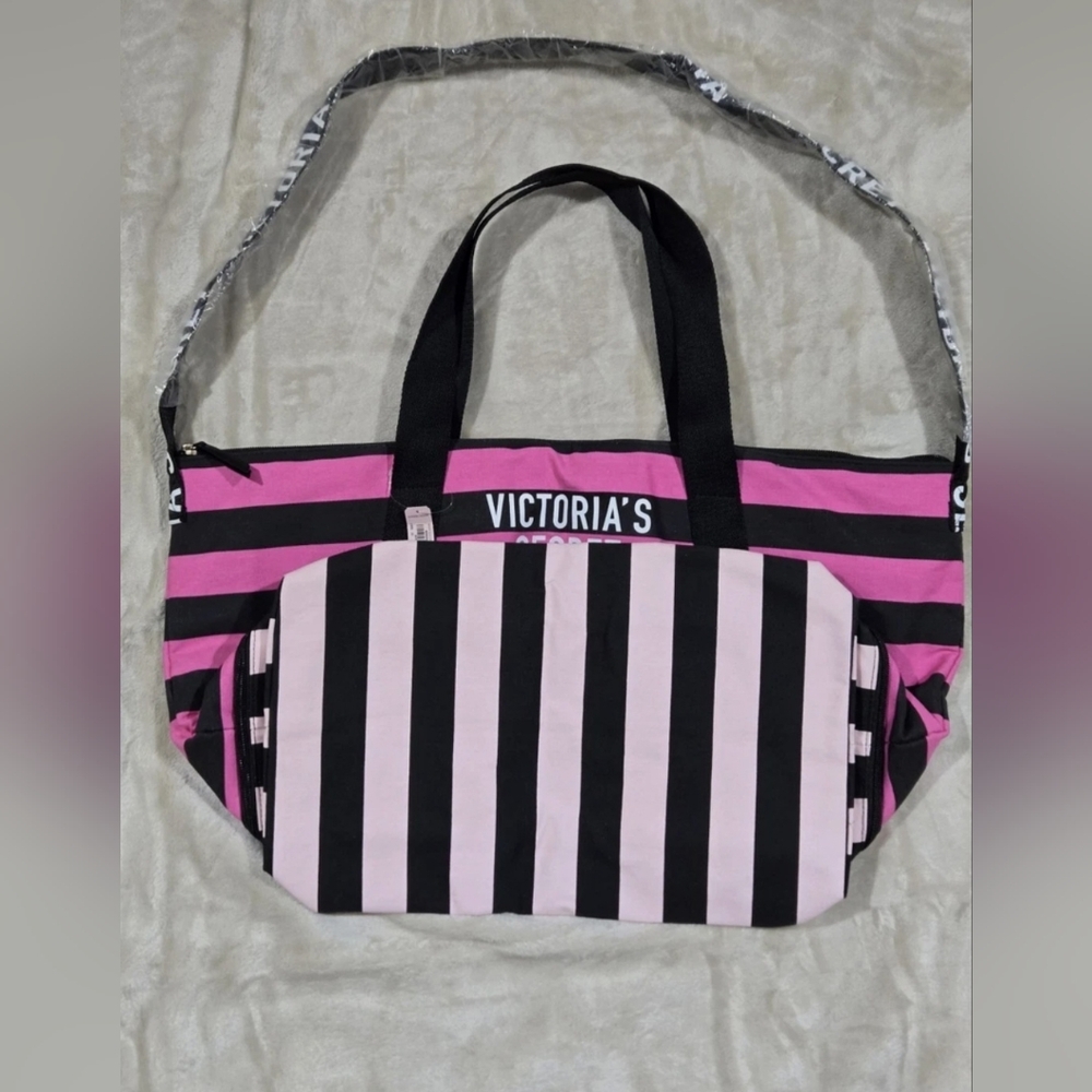 Victoria's Secret Weekend Travel Bag - Picture 9 of 16